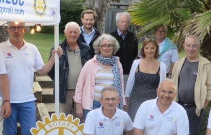 Pour honorer sa devise, Servir d’abord, le Rotary-club de Saint-Brieuc a donné 1 500 € à deux associations