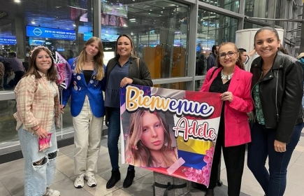 Adèle est partie en Colombie pour un échange scolaire de un an.